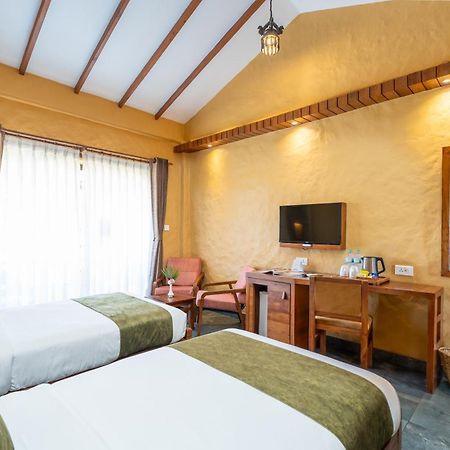 Bar Peepal Resort 포카라 외부 사진 Deluxe Room