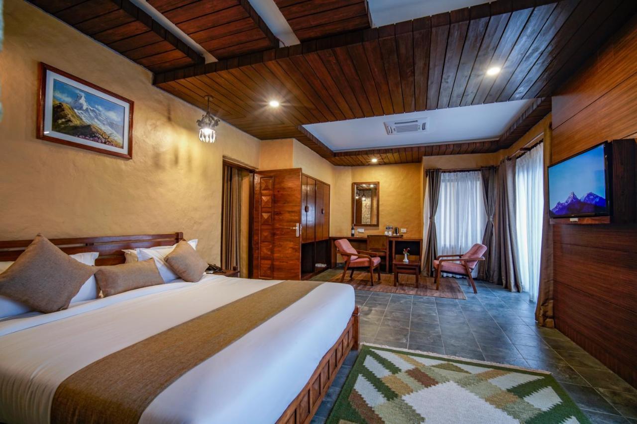 Bar Peepal Resort 포카라 외부 사진 Deluxe Suite