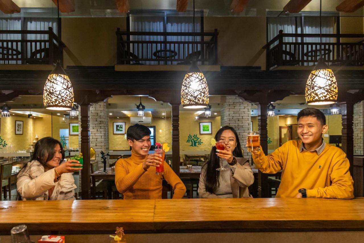 Bar Peepal Resort 포카라 외부 사진 A restaurant in Vietnam