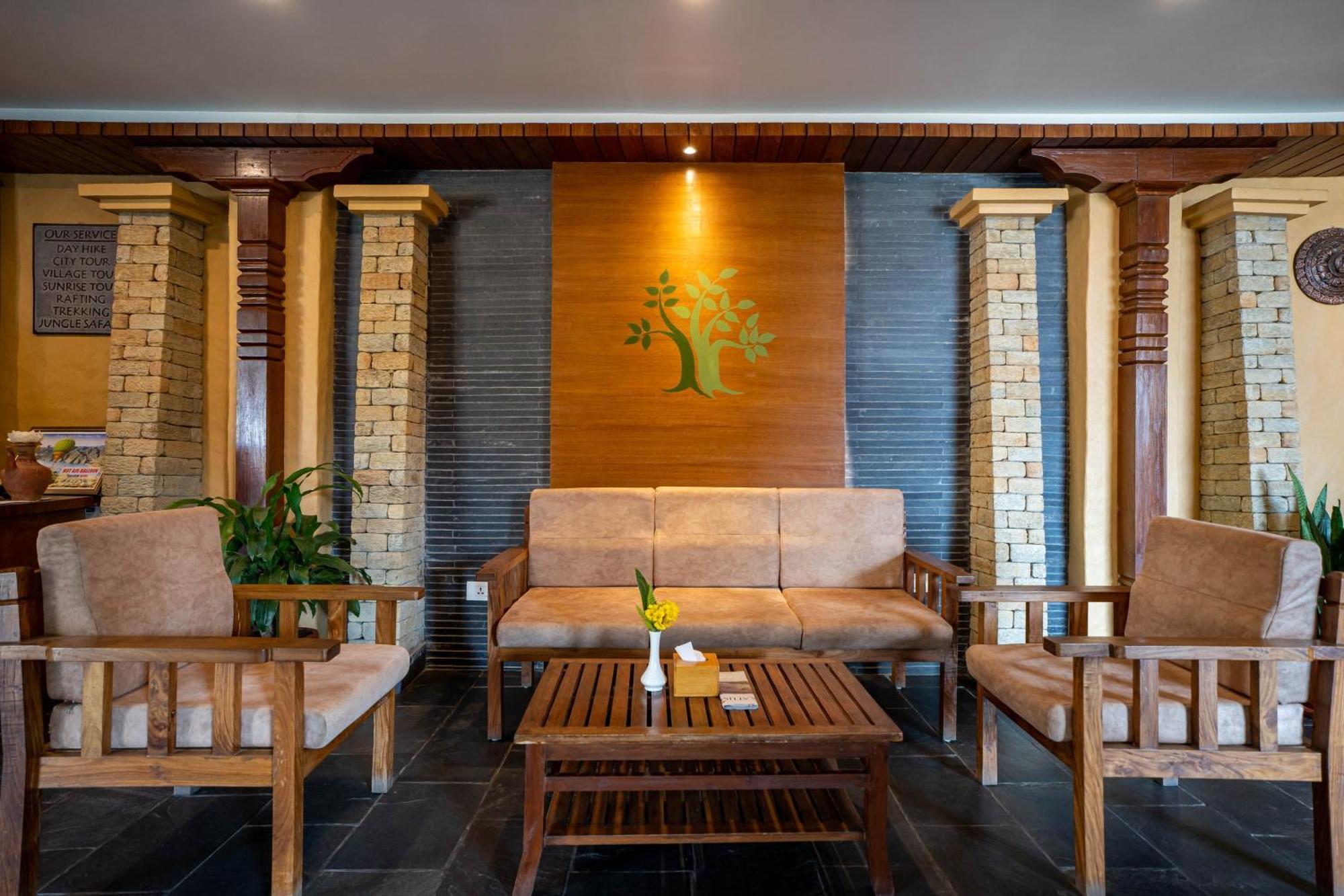 Bar Peepal Resort 포카라 외부 사진 The lobby of the hotel
