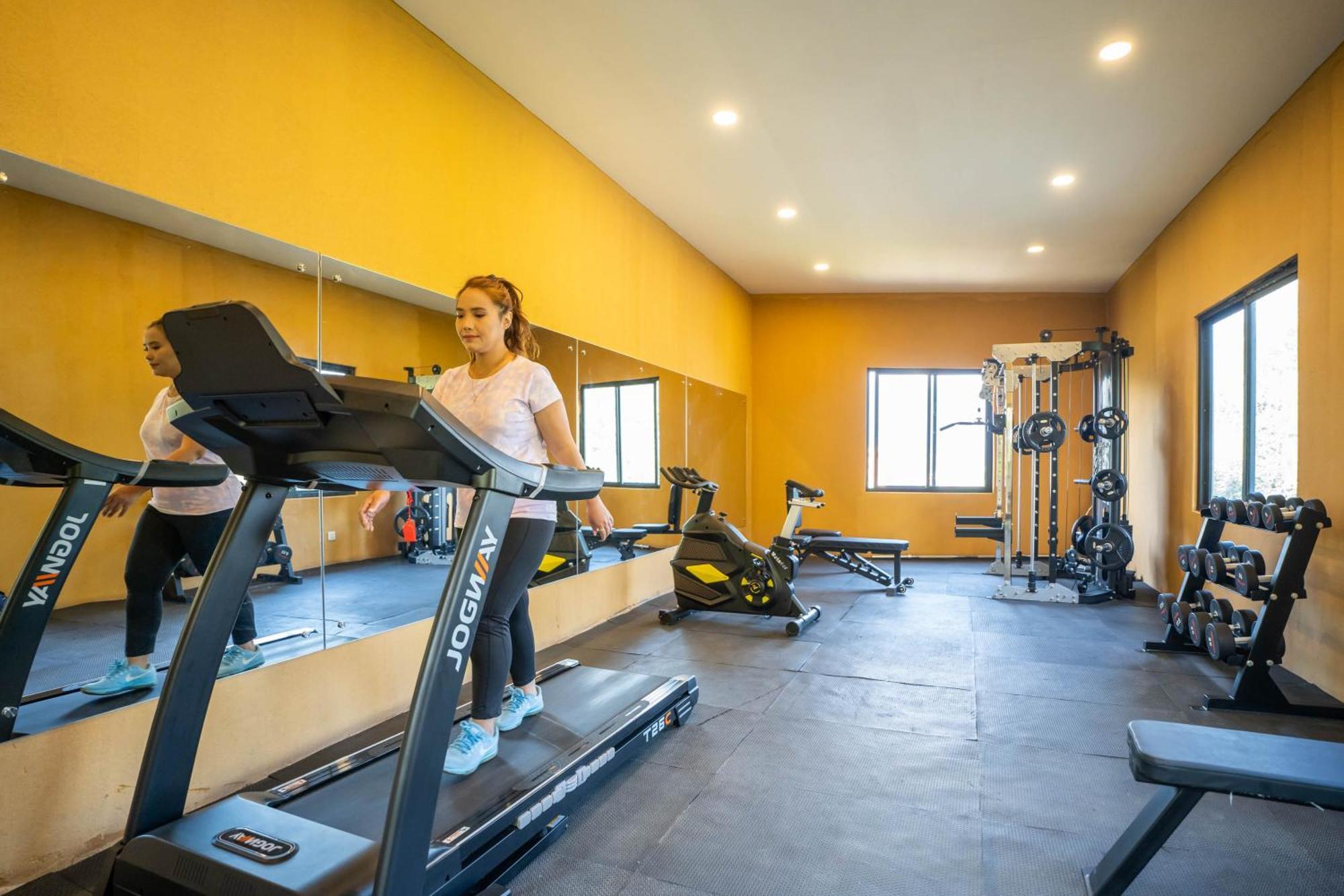 Bar Peepal Resort 포카라 외부 사진 The gym at the University of Rwanda